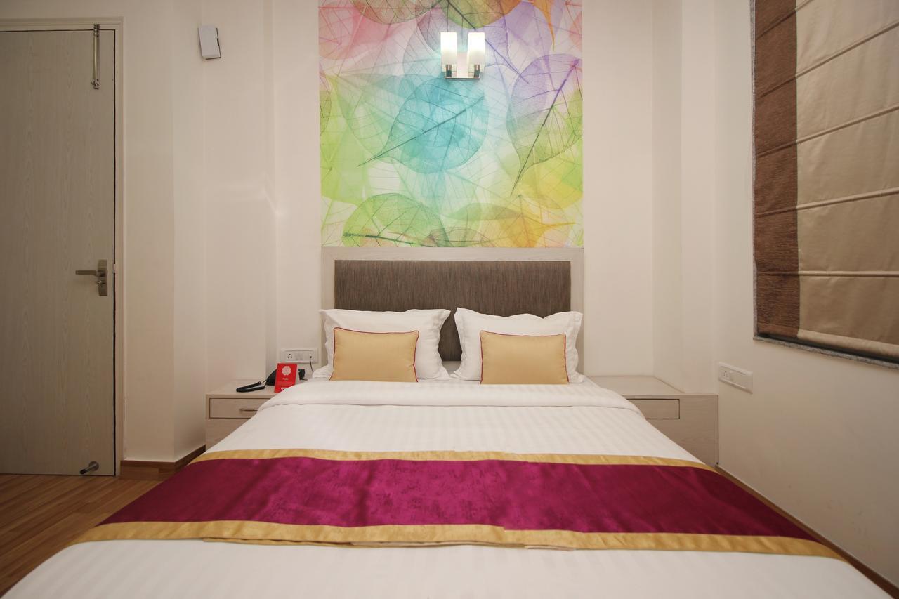 Hotel Nanak Residency New Delhi Buitenkant foto
